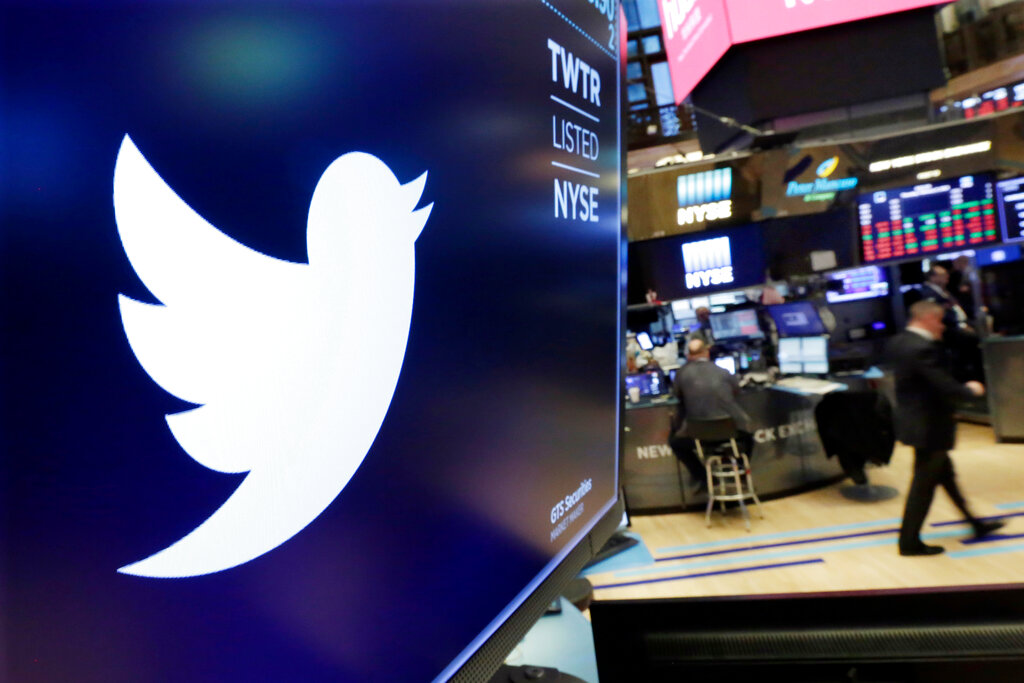 OANN's tweet photo. Twitter under fire for First Amendment suppression - https://t.co/rSCsU4rA60 #OANN https://t.co/f0IkXTZNnS