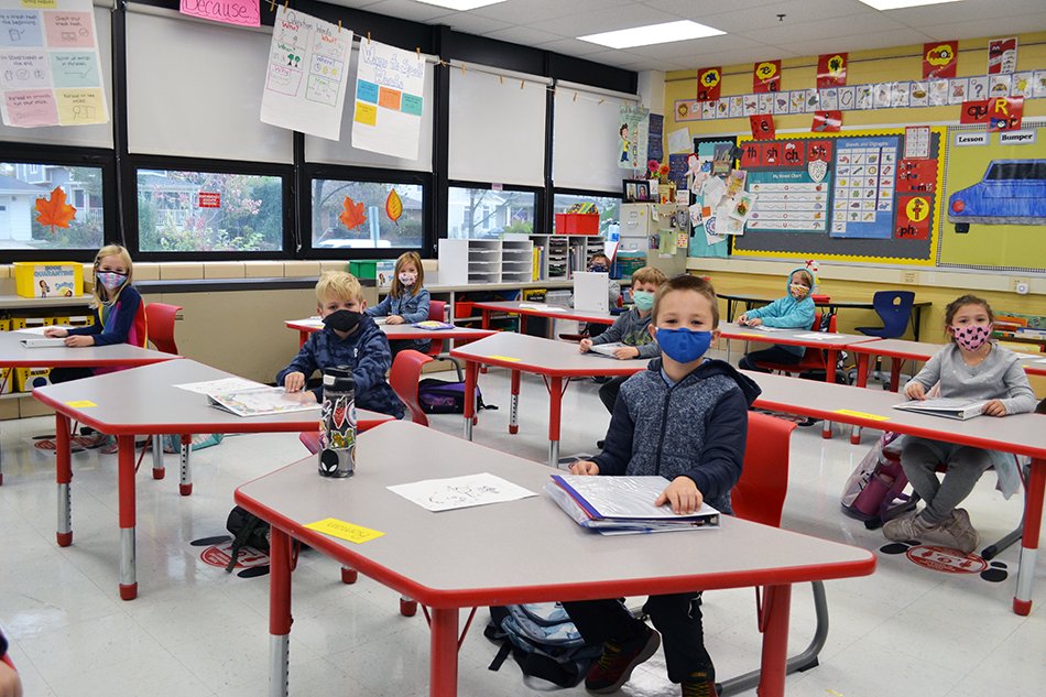 GlenEllynD41's tweet photo. Welcome back to school to our kindergartners, 1st and 2nd graders today! Use hashtag #2ndFirstDayD41 on social media and share photos of your blended and remote learning students, or send photos to webmaster@d41.org #d41strongertogether https://t.co/o24nsyWTJ0