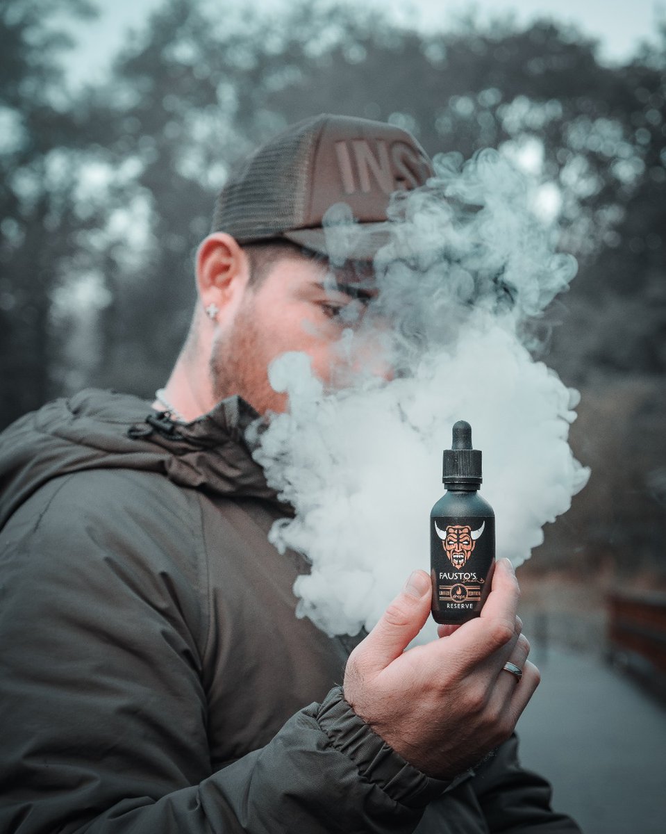 ¿Te quedarás sin tu botella?

Fausto's Deal Reserve 
10.000 unidades
6 meses de maceración
70VG/30 PG

⏳Mañana viernes 16 en tu tienda habitual.

📸<a href="/roly/">Neil Luo</a>.ph

#dropseliquids #eliquidpremium #eliquidespaña #hechoenespaña #vapespain #vapelove #vapefrance #vapeitaly #vapeportugal