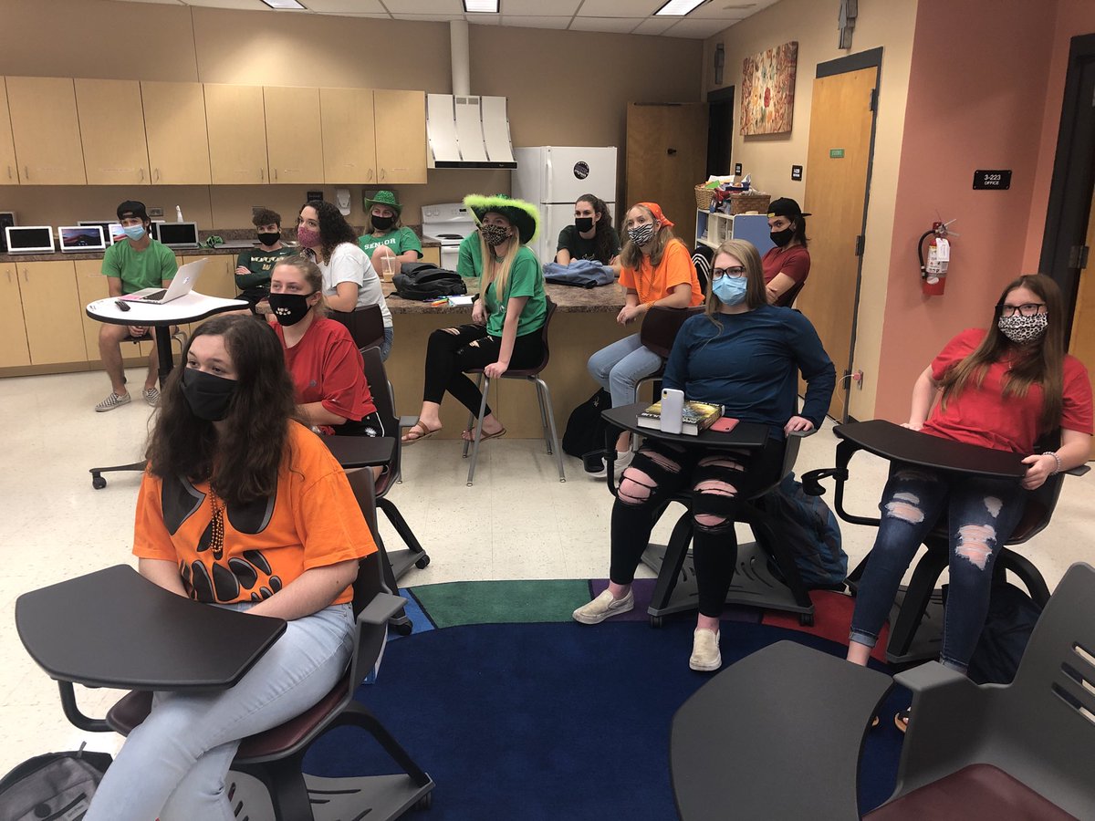 bethhess12's tweet photo. ⁦@ImpactFla⁩, the NTA STUDENTS  at RRHS (Pasco) #CommitToImpact the future of education in Florida. #InspireTheDesireToTeach ⁦@RRHSNTA⁩ https://t.co/Uw4MEFCdaU
