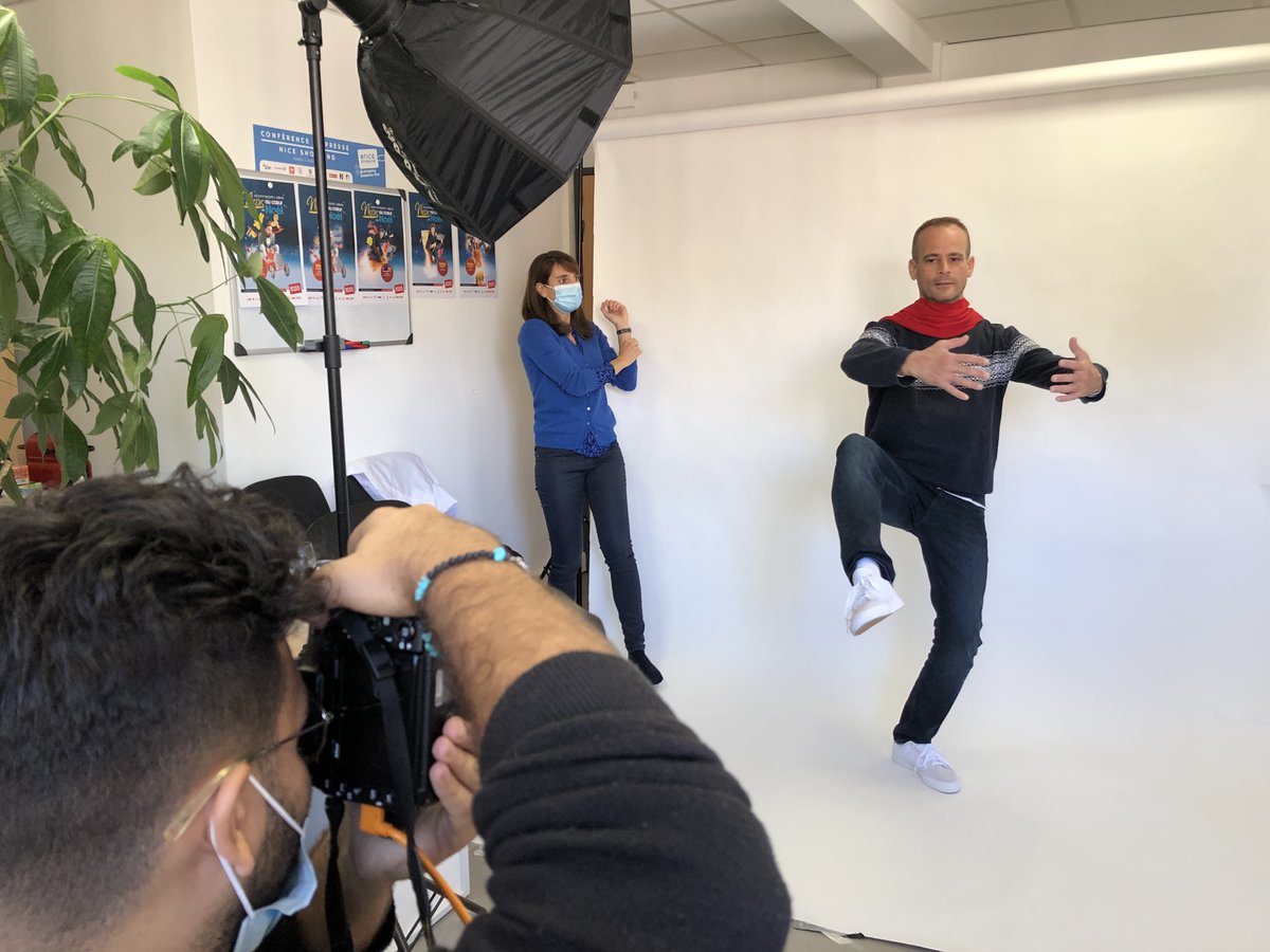 NiceShopping06's tweet photo. Dans les coulisses de Nice Shopping ! 

Les commerçants et artisans niçois seront à l’honneur pour notre campagne de Noël. Nous avons organisé un shooting auquel deux d'entre eux ont eu la gentillesse de participer ! 

Voici les coulisses du shooting !

#Niceshopping06 #ILoveNice https://t.co/XLYVX4bc63