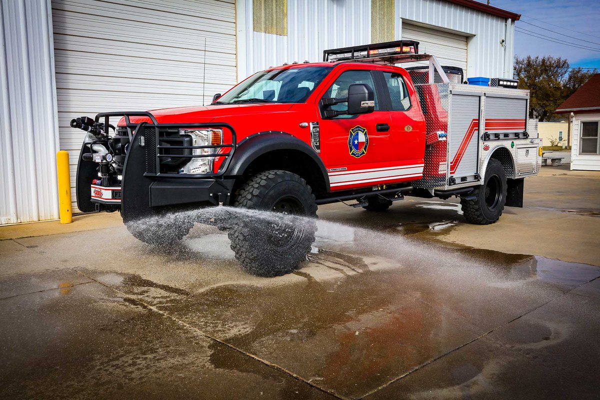 WeisFireSafety's tweet photo. Our Apparatus Team is testing this new Weis Quick Attack that we have built for the Cedar Park FD in Texas. 

To see more of our recent deliveries, visit our website: https://t.co/pkz9ow0om3 

#weisfiresafety #weisquickattack #firetruck #fireapparatus #brushtruck #firefighting https://t.co/61TzpbPiXP
