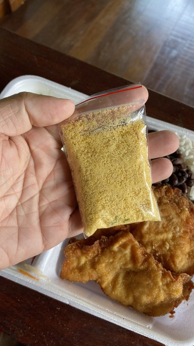 A marmita que eu pedi me deu gatilho! 😂 https://t.co/WhsudQB5v5