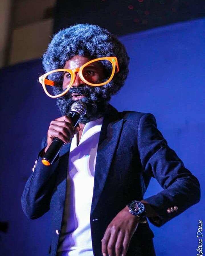 KivuArts's tweet photo. @mzee_mbukuli_officiel est un artiste comédien aux multiples talents. Il est l'incarnation de plusieurs personnages bien connu dans sa ville de Goma, où il évolue depuis, mais aussi au niveau de la RDC et en dehors de frontières congolaises. https://t.co/BJzlWcVQxR