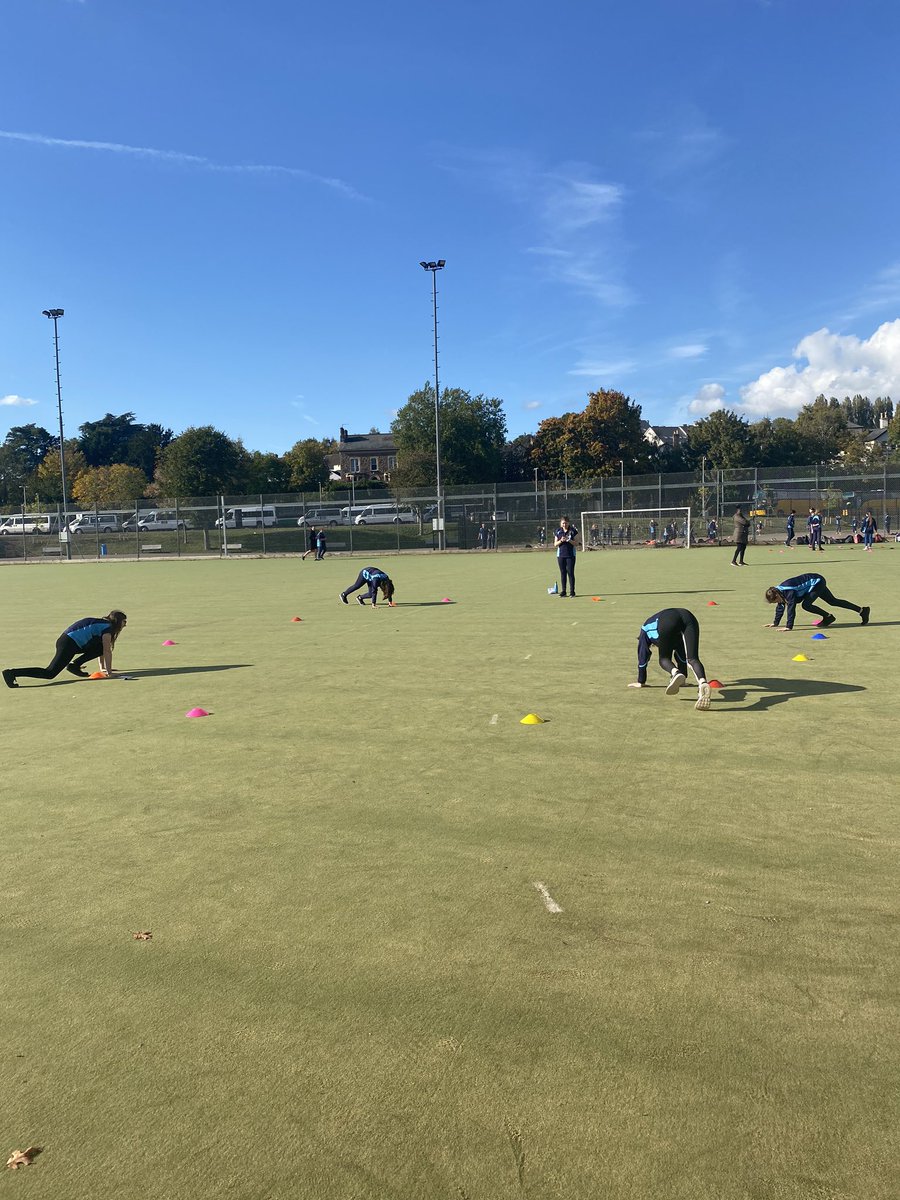 MCSPE1's tweet photo. Year 8 Girls planning, leading and completing their excellent circuit training sessions today in PE. Well done girls 💪 @LearnWithMCS @Ks3Mcs #MCSPE https://t.co/5WW5aCldAI