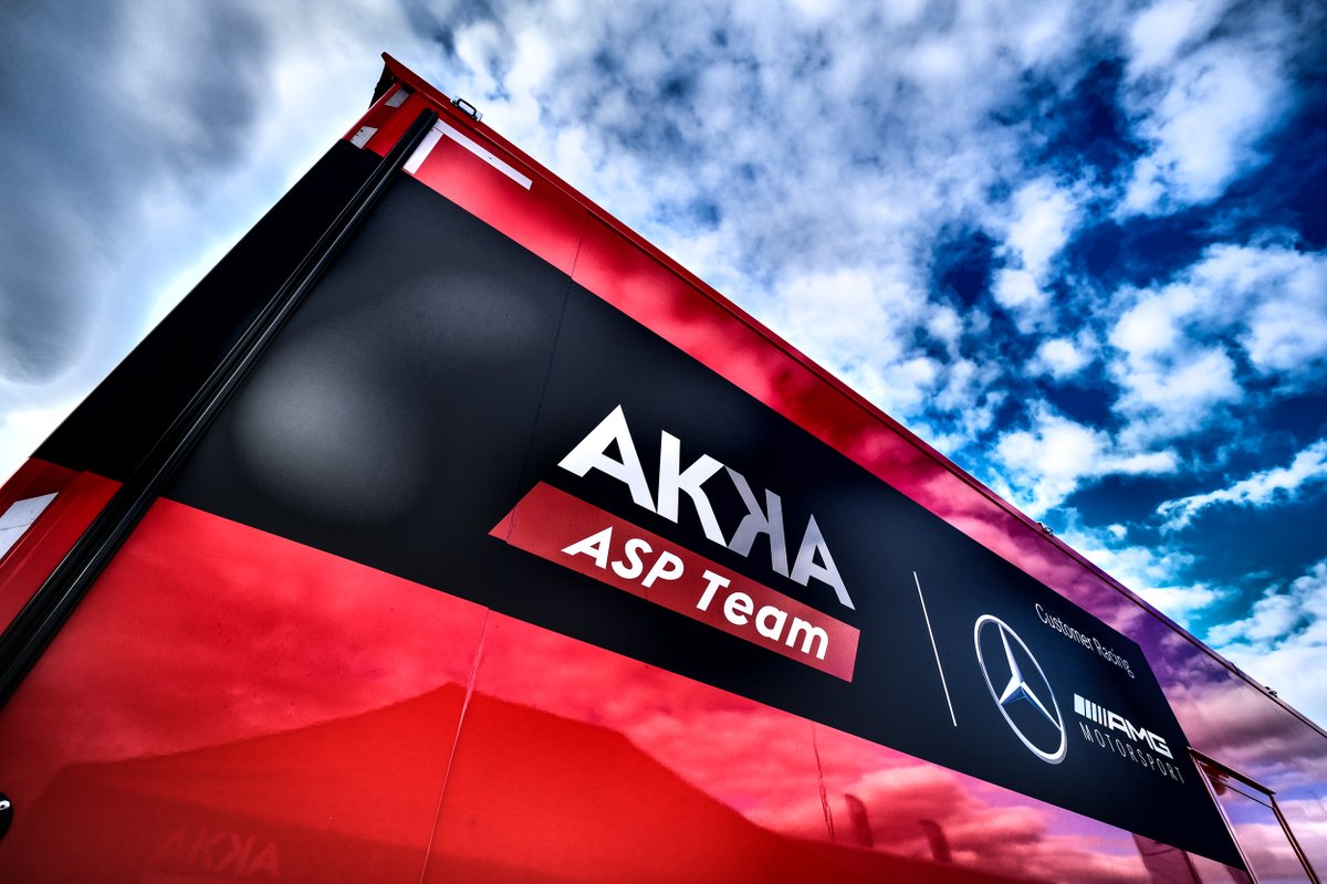 ffsa_gt's tweet photo. Journée d'installation pour les concurrents du #FFSAGT sur le @AlbiCircuit 🛠✔️

Les GT4 prendront la piste dès demain avec les essais libres 1️⃣ à 13.40 !

ℹ️ Plus d'infos : https://t.co/1TMuJye23f https://t.co/FjKg4M5nk8