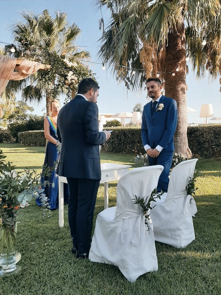 Seppington's tweet photo. A distanza di 5 giorni ho avuto il tempo di pubblicare anche qui le prove di queste Nozze Atto II. Prima mi ero sentito sposato, adesso lo sono davvero! Che l'uomo non divida ciò che @nachtraum1 ha unito! 🌈 #TroppoSposi https://t.co/EjdlO2wtt0
