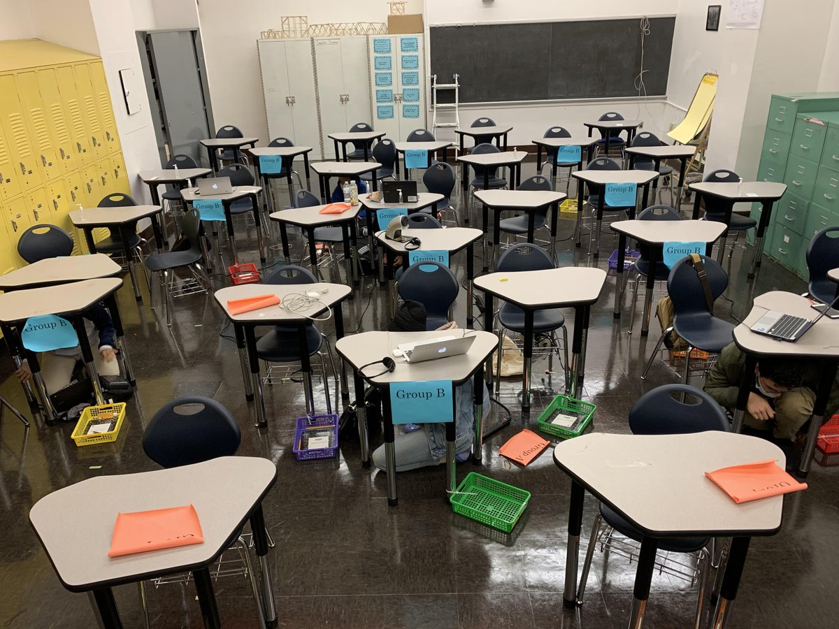 UrbanAssembly's tweet photo. Today is the Great Online #ShakeOut! Who better to lead the way in emergency preparedness than our future first responders over at @UASEM_NYC?! Take a peek at their virtual earthquake drill in action! @ShakeOut https://t.co/FCsbcBjSJ9