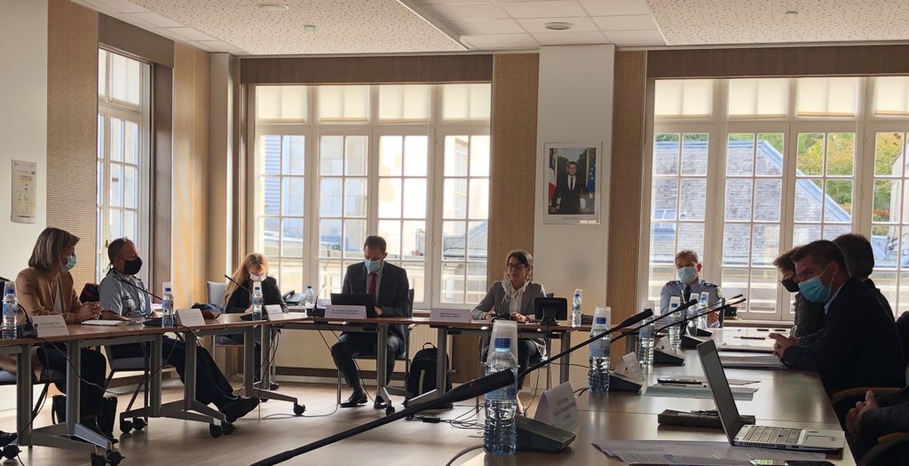 FDSEA80's tweet photo. ✍️Ce matin à Amiens, signature de la convention #Déméter pour lutter contre les phénomènes criminels dont sont victimes les exploitations agricoles dans la Somme. @Gendarmerie_80 @ja_somme @ProcureurAmiens @Prefet80 @sdis80 @FranCrete https://t.co/BdWeVATqOe