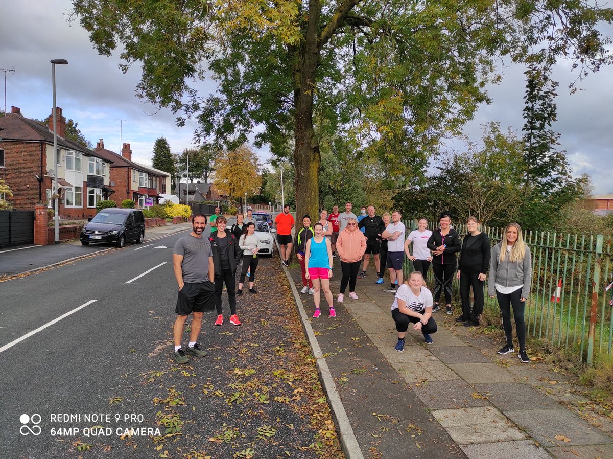 Philips_High_PE's tweet photo. Tonight over 30 members of staff came to participate in the Staff Virtual 1 Mile Challenge. An amazing effort by the Philips Staff Team, whether you ran or walked you completed it and you will feel better for it 😁👌 well done.  @BurySchoolGames 🏃‍♀️🏃‍♂️🧠 https://t.co/y2FvqLE9Ux