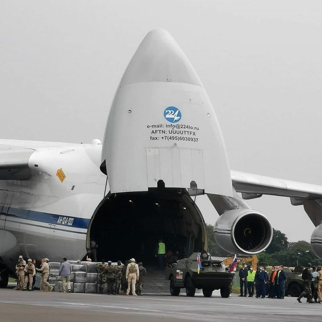 Russia delivered a batch of 10 BRDM-2 vehicles to the Central Africa Republic today with another 10 set to arrive next week. It looks as though Russian private military contractors were on hand for the transfer. 9/ https://vk.com/milinfolive?w=wall-123538639_1619874&z=photo-123538639_457489364%2Falbum-123538639_00%2Frev https://ria.ru/20201015/mashiny-1579979621.html