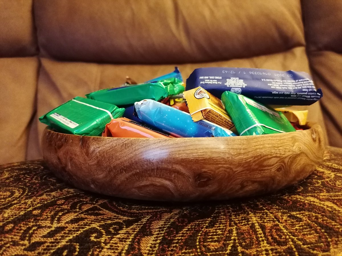 TurquoiseIceuk's tweet photo. One of our bigger bowls - A walnut bowl. Finished with foodsafe oil making it ideal for fruit, salad or if you're like me for passing chocolates around. #woodturning #fruitbowl #saladbowl #gifts #giftideas #handmadegifts #decorativebowls #walnutbowl #woodenbowls Link in bio. https://t.co/93Xi49V1VN