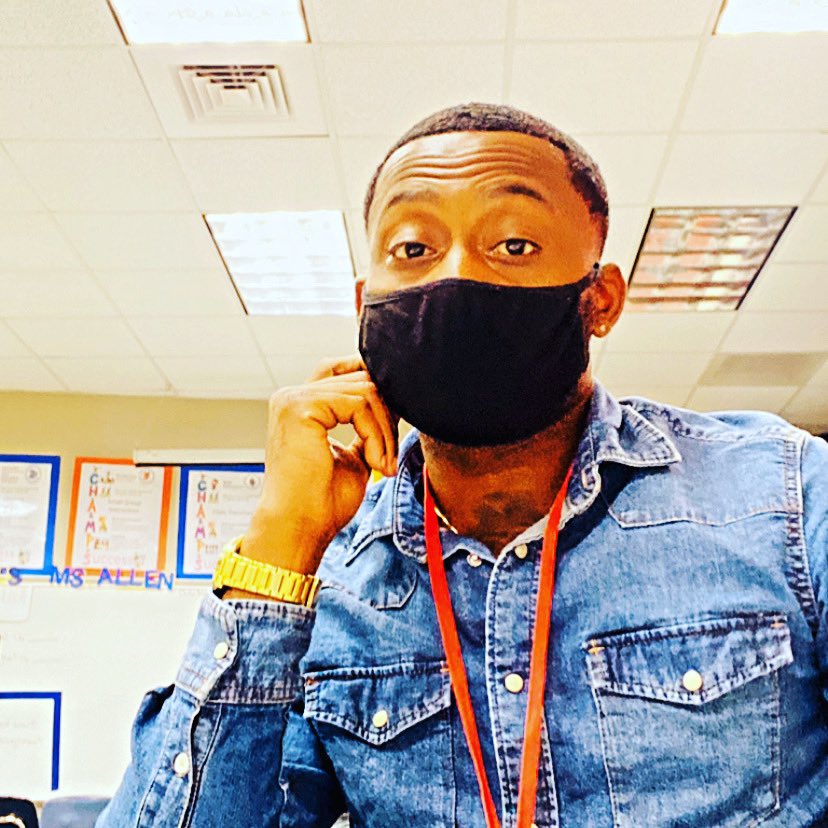 AlexJames713's tweet photo. Nothing changed but the 😷‼️ 2020-2021 BACK in brick and mortar🙌🏾 
#lifelonglearner https://t.co/oupMrky4Yy