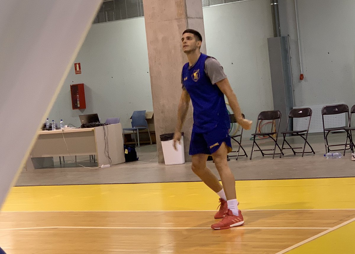 BaseCBGC's tweet photo. 🏀 El #LEBPlata trabaja a diario para preparar la segunda jornada de la competición.

📆 Sábado 17
🆚 @CBPardinyes
📍 La Vega de San José (puerta cerrada)
⌚ 19:30h
📺 Canal FEB: https://t.co/GJFJpOraav
✊ #VAMOSGRANCA https://t.co/bLNJSfsB8O