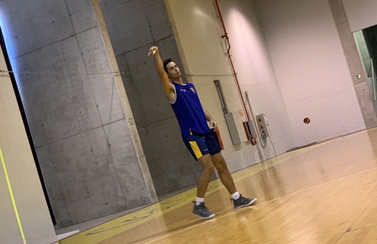 BaseCBGC's tweet photo. 🏀 El #LEBPlata trabaja a diario para preparar la segunda jornada de la competición.

📆 Sábado 17
🆚 @CBPardinyes
📍 La Vega de San José (puerta cerrada)
⌚ 19:30h
📺 Canal FEB: https://t.co/GJFJpOraav
✊ #VAMOSGRANCA https://t.co/bLNJSfsB8O