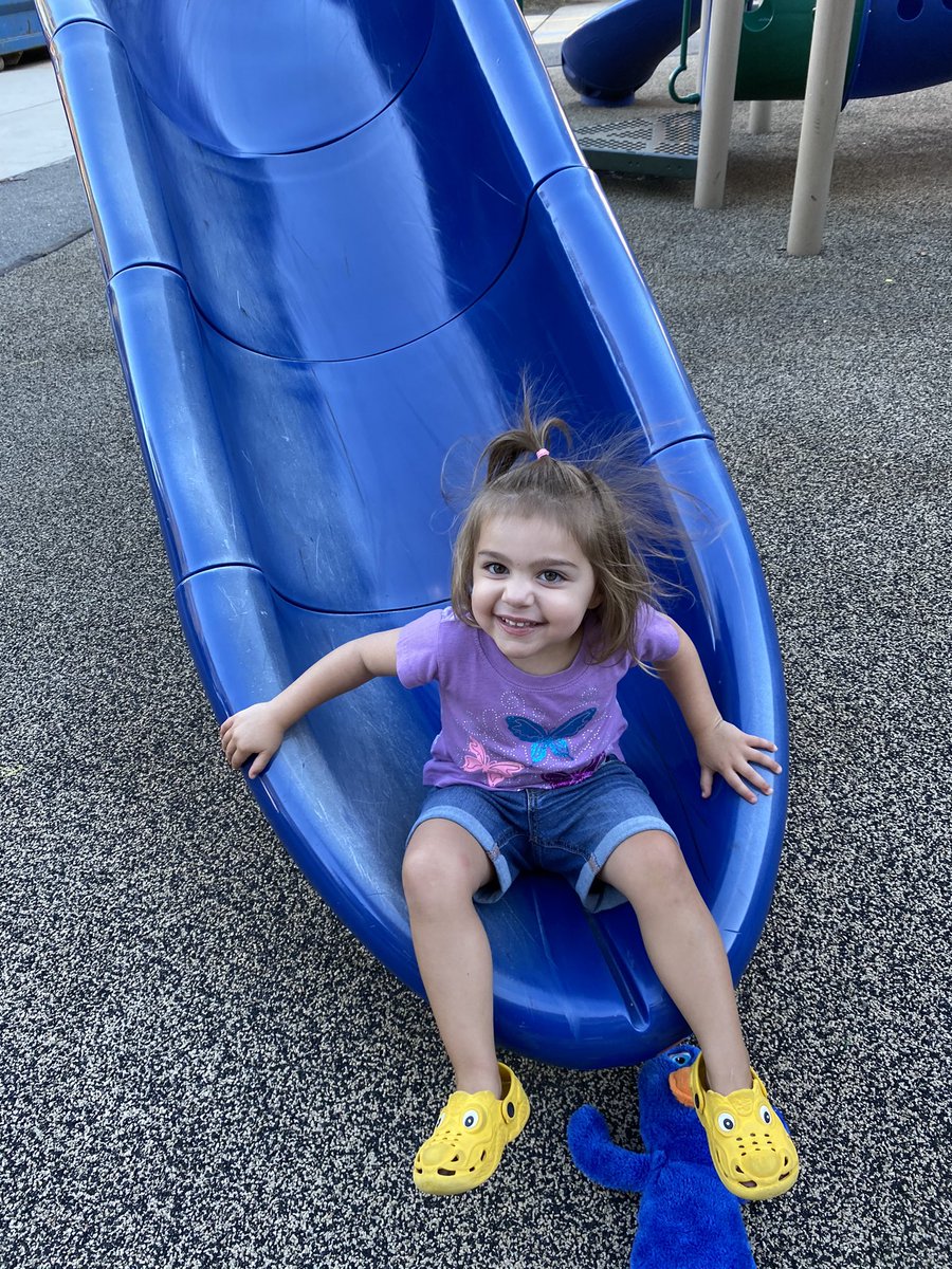 lchecks's tweet photo. @Crocs Sad to see these sold out. This little girl could use a fresh yellow @justinbieber pair @Crocs https://t.co/GzNv6x7ybz