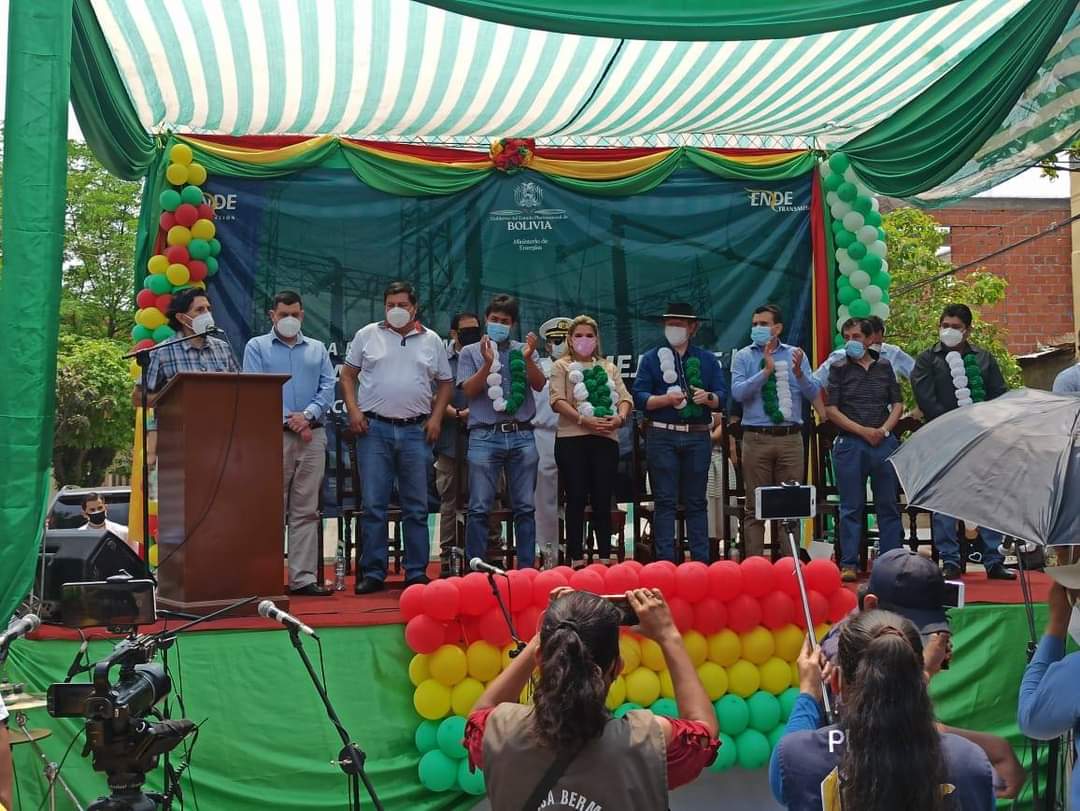 Ojorico1's tweet photo. El interconectado La Ventolera-Bermejo, un proyecto que anhelaba el pueblo bermejeño, ahora es una realidad. La presidenta Jeanine Áñez da inicio a este proyecto que garantizará energía eléctrica y beneficiará a la agroindustria. Nuestra misión es ayudar. https://t.co/rOsGM3Yfti