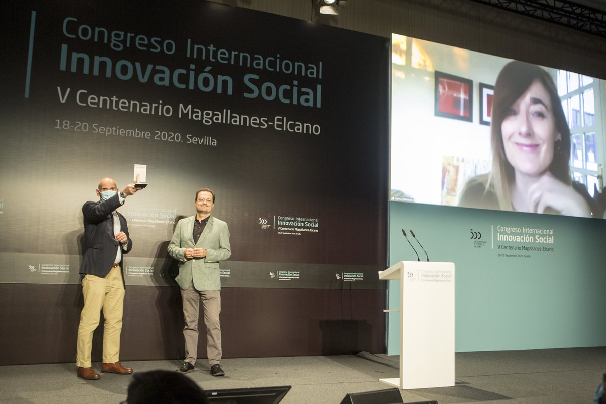 _LABME's tweet photo. 🏅 🤝🏼El proyecto #CRLAB fue el galardonado con el Primer Premio #MagallanesElcano en la categoría de #Ciudades, #SmartCity y #Territorio. 🏢🚎
✍️ Autor: Marina Villelabeitia.
ℹ️👉 Encuentra todos los proyectos que han participado en nuestra web: https://t.co/4cxHUsQVb2 https://t.co/em3uQPpjJ0