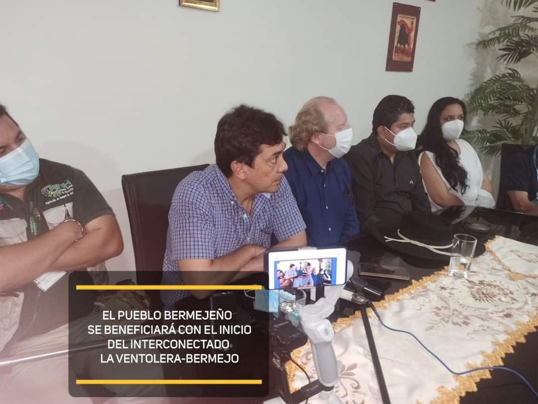 Ojorico1's tweet photo. Junto a la presidenta Jeanine Áñez traemos buenas noticias a Bermejo para garantizar energía eléctrica y beneficiar a la agroindustria... Nuestra misión es ayudar. https://t.co/UlM5BuRAJi