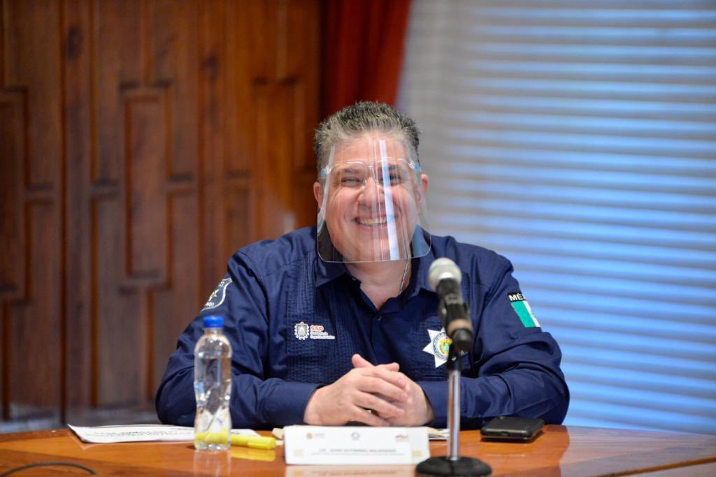 HGutierrez_M's tweet photo. Dando continuidad a la Estrategia Estatal de Seguridad Pública encabezada por el Gob. @CuitlahuacGJ, como cada mañana, fuerzas federales y estatales sesionamos la COESCONPAZ. 

Donde evaluamos los operativos de seguridad y protección ciudadana implementados en todo el estado. https://t.co/SxZn7g2QPI