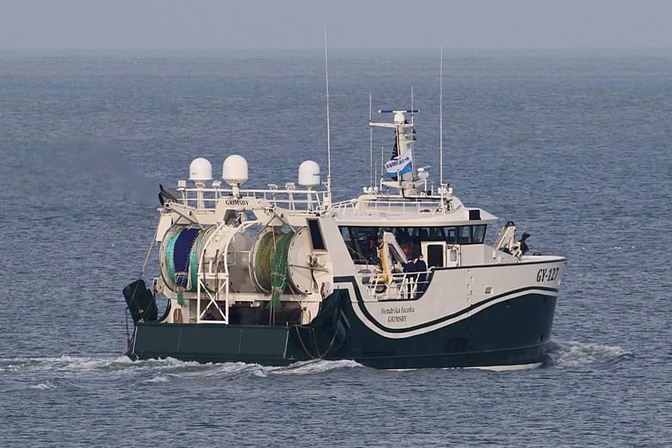 AlbertVCU's tweet photo. Ook de nieuwe “Hendrika Jacoba” is naar zee. Goede vaart en behouden thuiskomst toegewenst vd Schipper met zijn bemanning. #GY127 #Flyshoot #Twinrig https://t.co/BC8OI6lIis