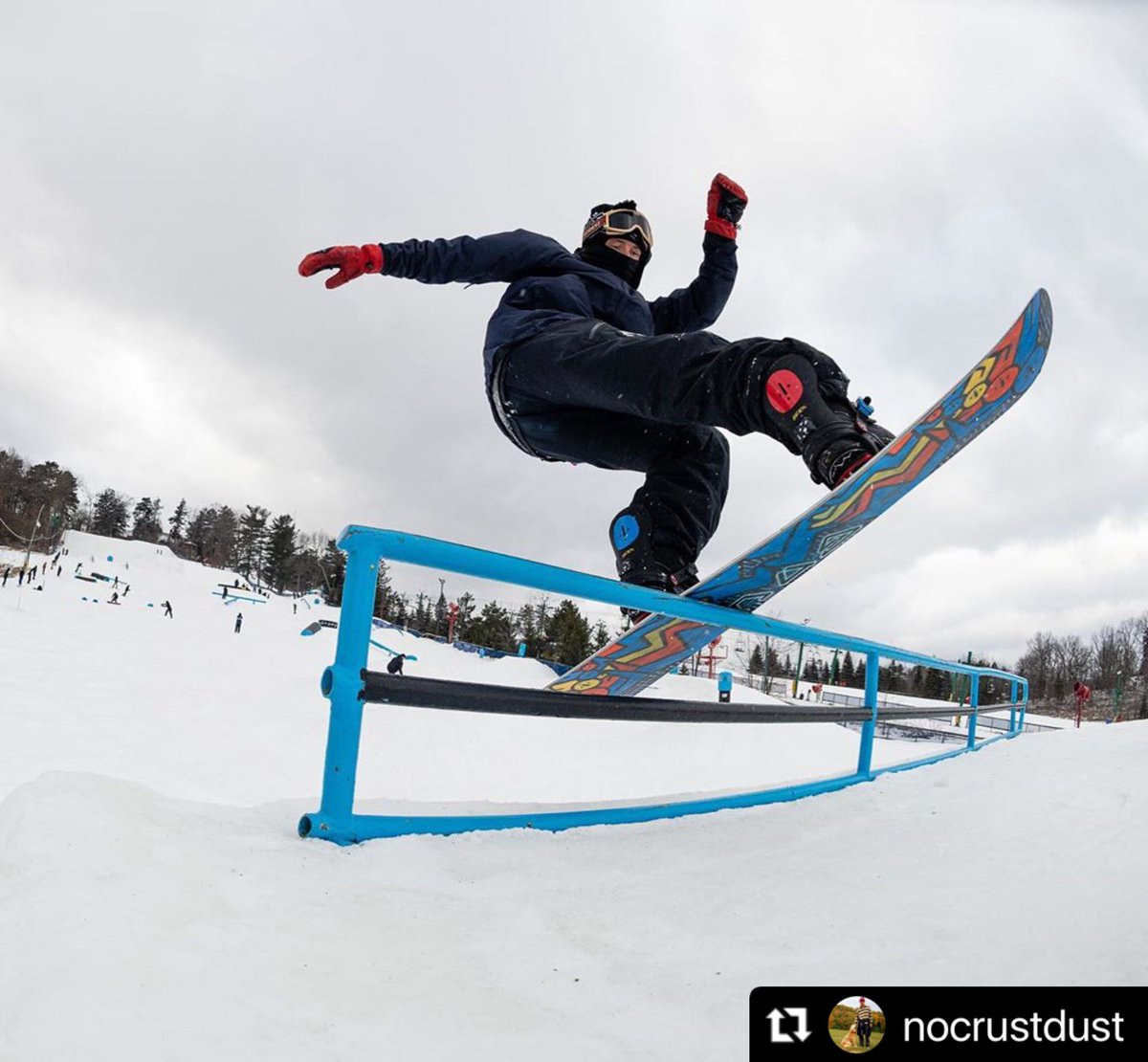 SkiPineKnob's tweet image. #Repost @nocrustdust with @make_repost
・・・
New @gnusnowboards and @bentmetalbindingworks are online now ❤️💛💙 #theknobproject @snowboyproductions Photo by @fotomaxizoomdweebie 
#SkiPineKnob @PineKnobSkiing #InstaGood
