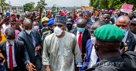 channelstv's tweet photo. Kwara Governor Leads #EndSARS Protesters To Police Headquarters
https://t.co/al25wupJAB https://t.co/G1gxfS0Gn4
