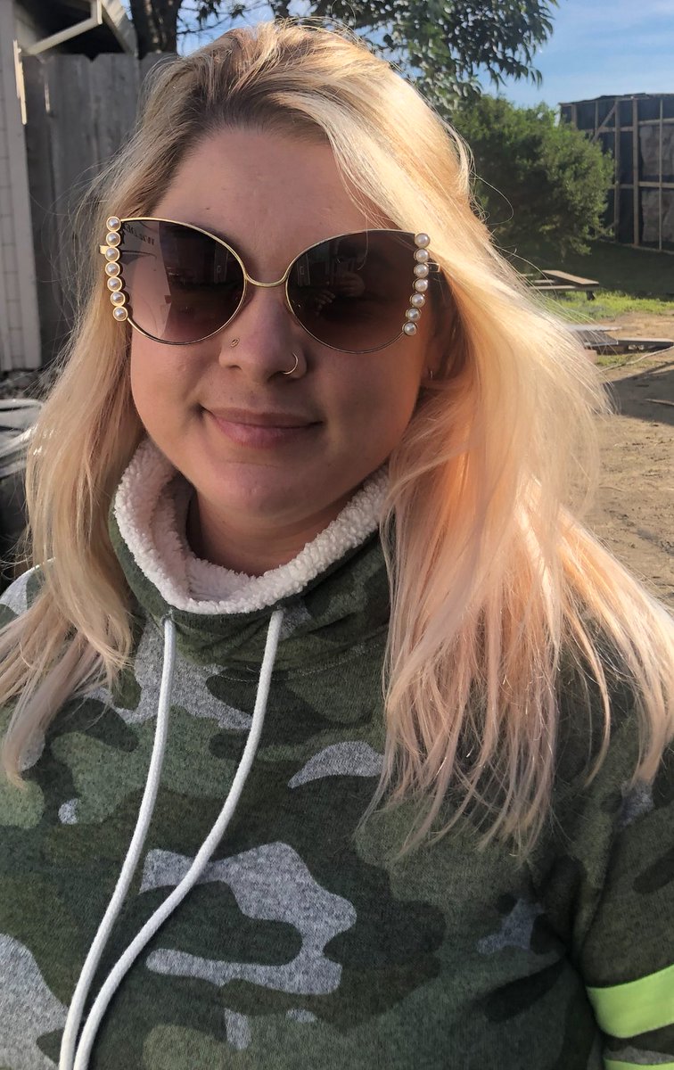 victory_prods's tweet photo. Interview with Hell Hole key makeup artist  Sarah Watson!
https://t.co/xPUeKo8Vuz https://t.co/PNybZKCZGG