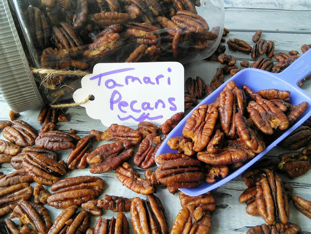 momknowsbest15's tweet image. Skip the bulk section as these Tamari Roasted Nuts are so easy to make. Get the easy recipe now! 
#tamari #roastednuts #homemade #recipe #pecans momknowsbest.net/2018/09/easy-d…