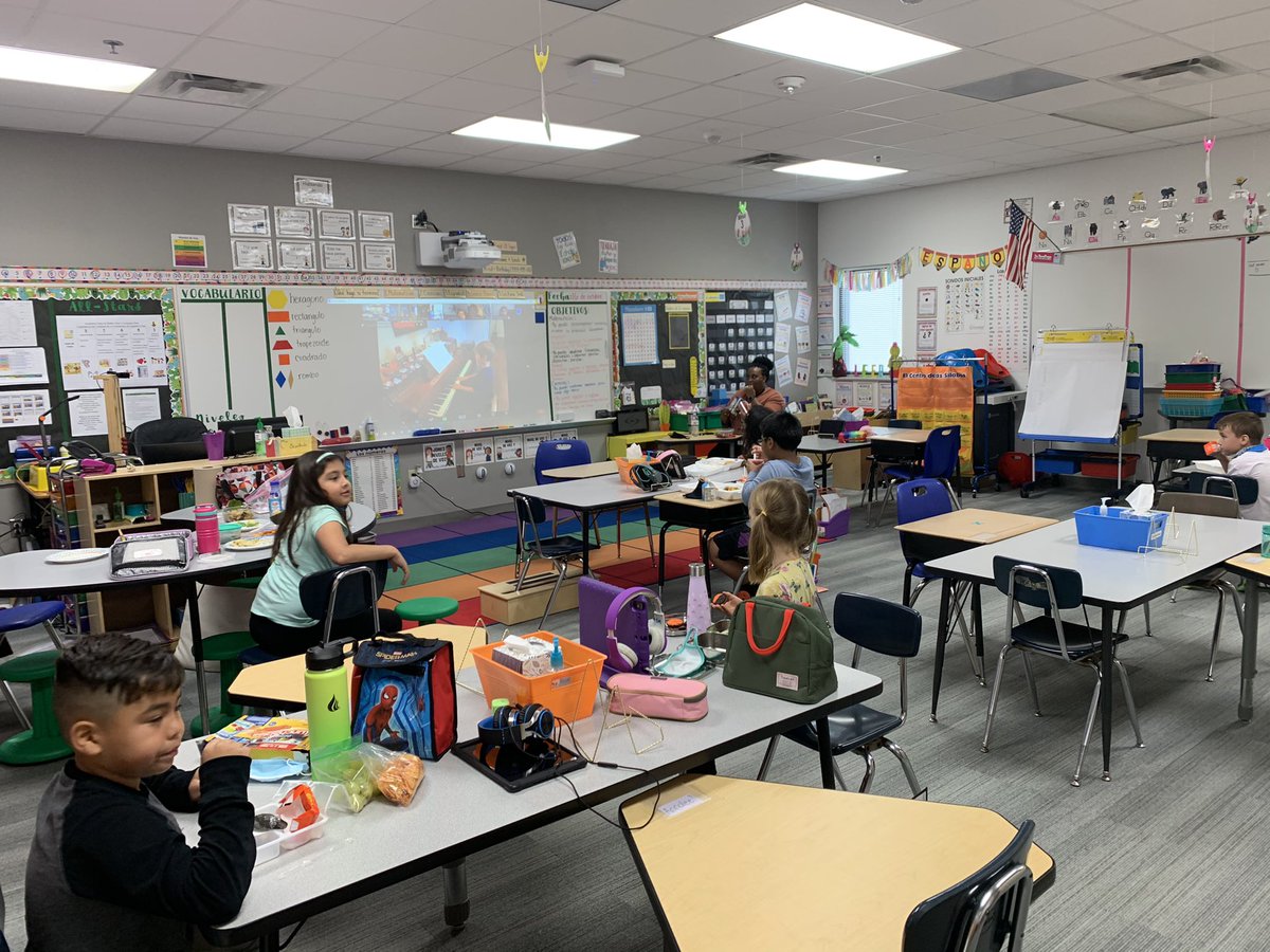 2ndGradeDual's tweet photo. We enjoyed listening to a couple of students play the piano for us during lunch. Thank you to our virtual students for joining us for lunch today. #2ndgraderocks #shinebright @JonesAcademy1 https://t.co/iuxjmjsSQz