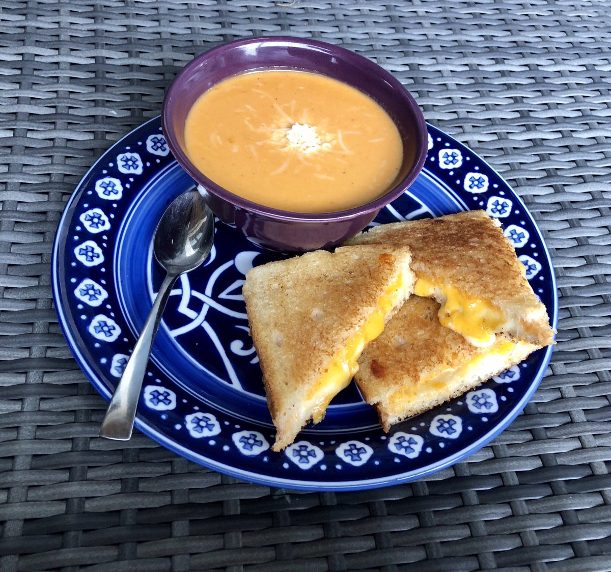 Dancing Pottery l Fiona Becker tweet media