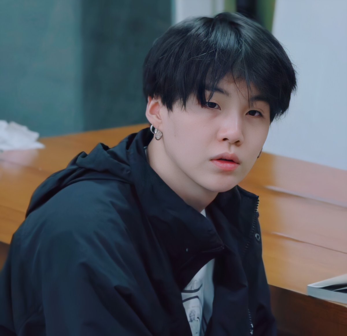minspics's tweet photo. bare face yoongi https://t.co/L0etIPR4Pb