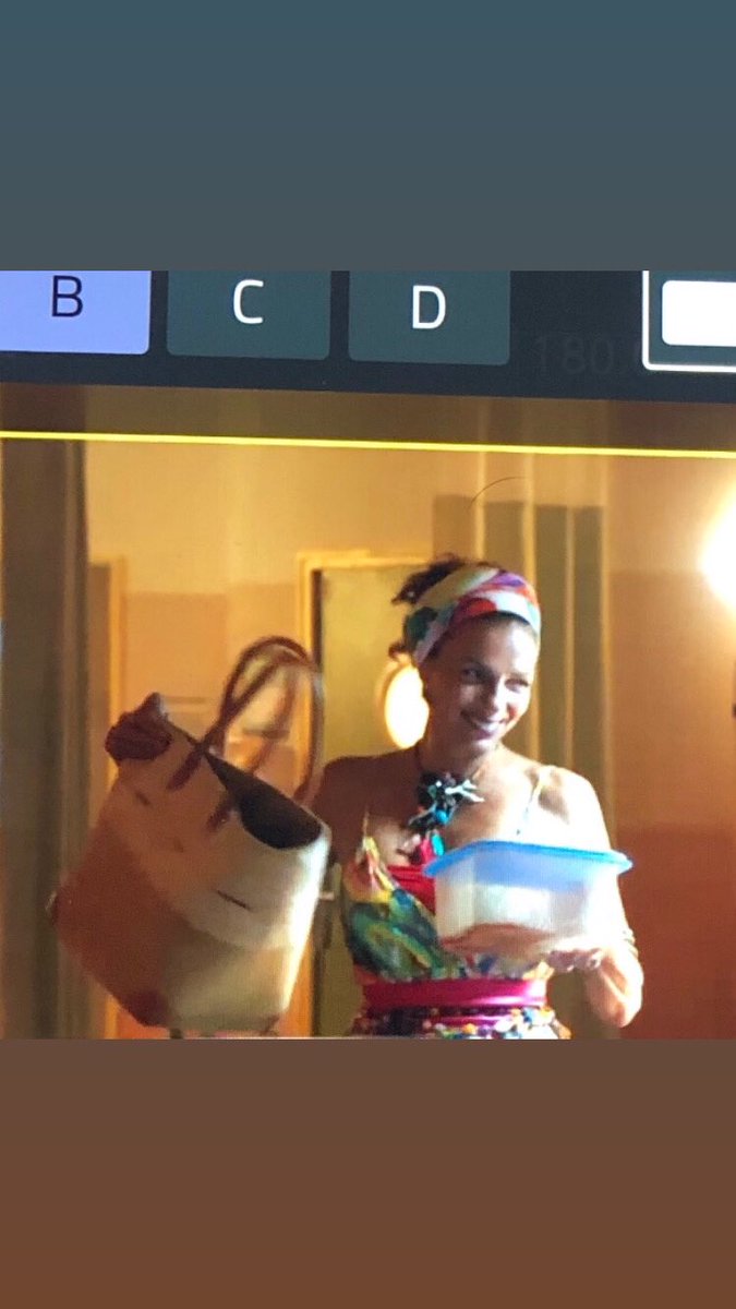 lizbourgine's tweet photo. Répéter Jouer Tourner 
Rehearsing Acting Shooting 

Et aimer ça - Loving it 
#deathinparadise #meurtresauparadis #Guadeloupe #deshaies #catherinesbar #catherine4mayor @BBCOne @France2tv  @F3PaysdelaLoire #acting #jouer #repeter #rehearsing https://t.co/avmuznP7Pw