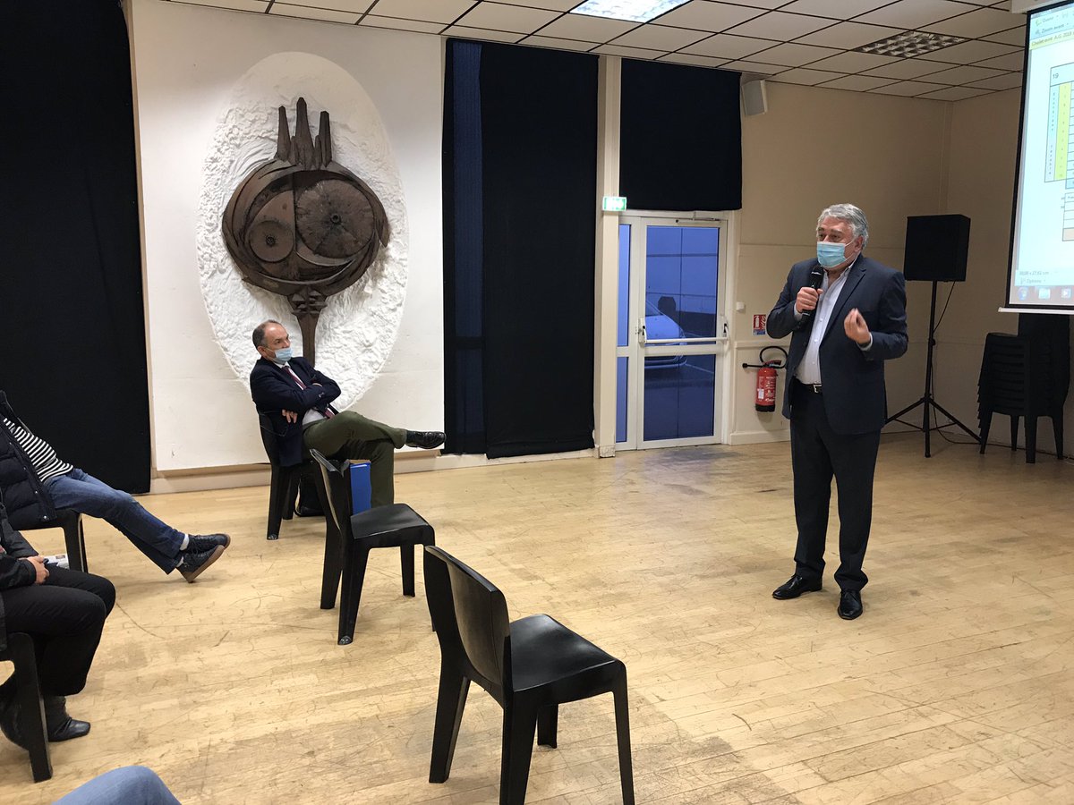 GBOURDOULEIX's tweet photo. Assemblée Générale de #CholetÉvénement ce soir - un moment important pour cette association choletaise fortement impactée par la crise sanitaire que nous subissons. #Cholet #CarnavaldeCholet #SalondesArts #CPDLL2020 https://t.co/UwhXF82Hfb