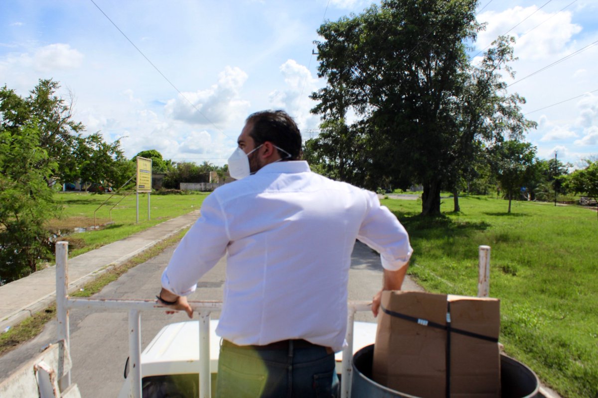 JordyAbraham's tweet photo. 𝐉𝐮𝐚𝐧 𝐏𝐚𝐛𝐥𝐨 𝐈𝐈 es uno de los fraccionamientos más representativos de #Mérida.

Recorrer sus calles es ver la cultura del esfuerzo en el ejemplo de las familias que viven ahí. Los visitamos para entregarles pescado fresco. #𝐉𝐮𝐧𝐭𝐨𝐬𝐀𝐯𝐚𝐧𝐳𝐚𝐦𝐨𝐬 https://t.co/qXYPZ25DPI