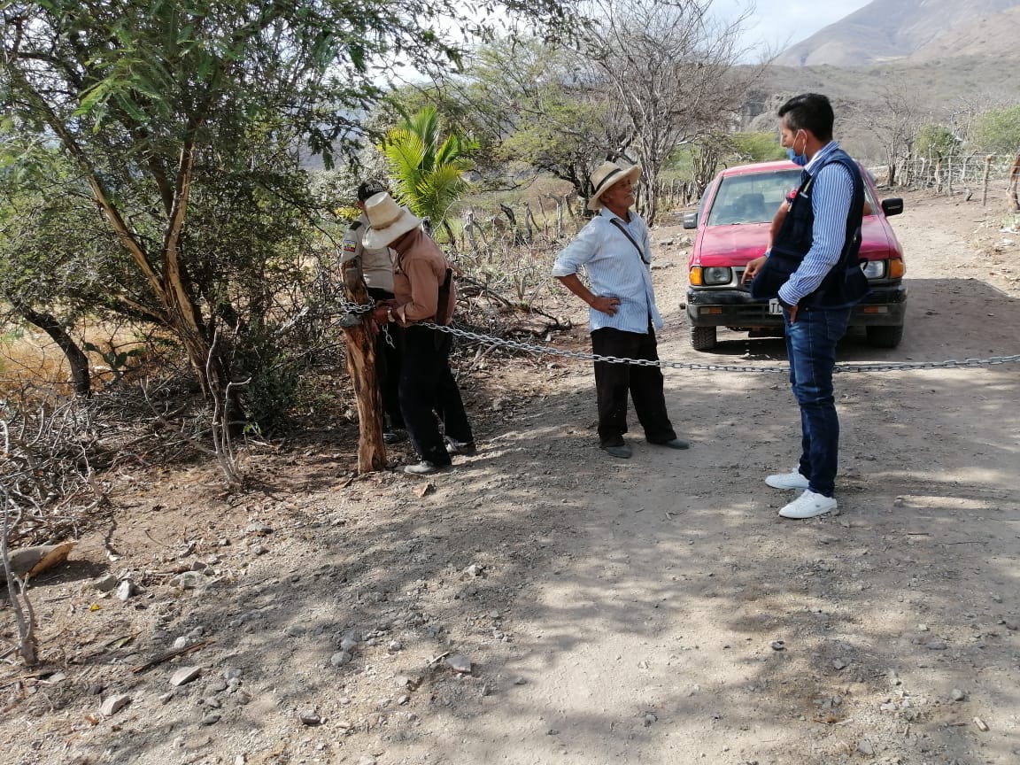 ✅TP Colaisaca y Policía realizan control vehicular y en espacios públicos.

✅TP Sanguillin y personal policial verifican atención, medidas de bioseguridad y abastecimiento en Dispensario de Salud; control en comercio y mediación en barrio Usaime.