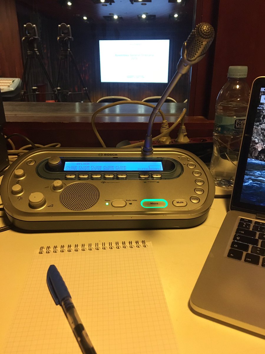 merceB612's tweet photo. Aquest matí he recuperat v(b)elles i enyoradíssimes sensacions. #interpreting #conferenceinterpreting #boothtime https://t.co/xVoN0nv4mu