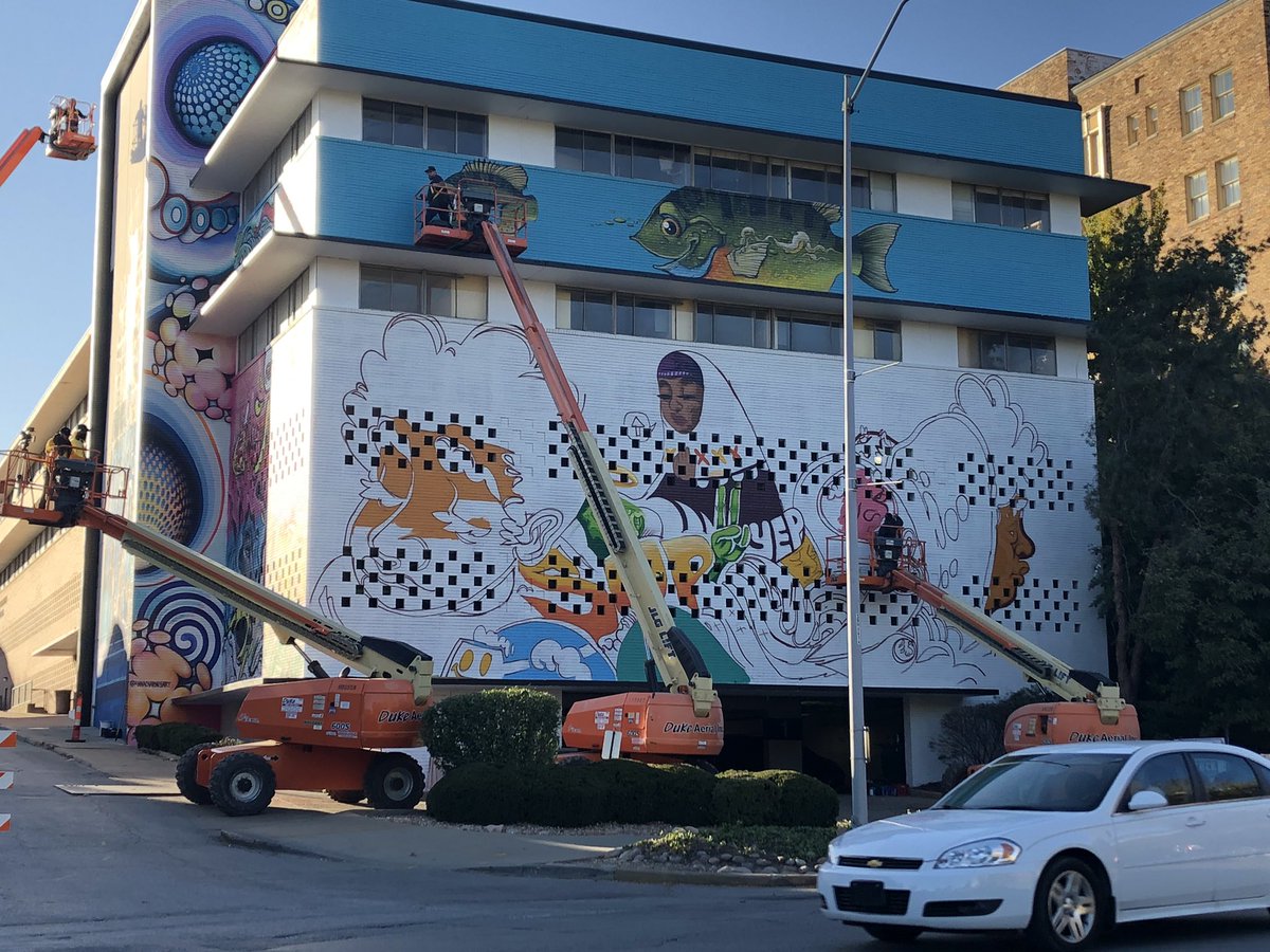 .<a href="/41actionnews/">41ActionNews</a> Grafetti getting painted over by Chuy’s on the Plaza at 46th and Mill Creek. It’s a mural in progress.
