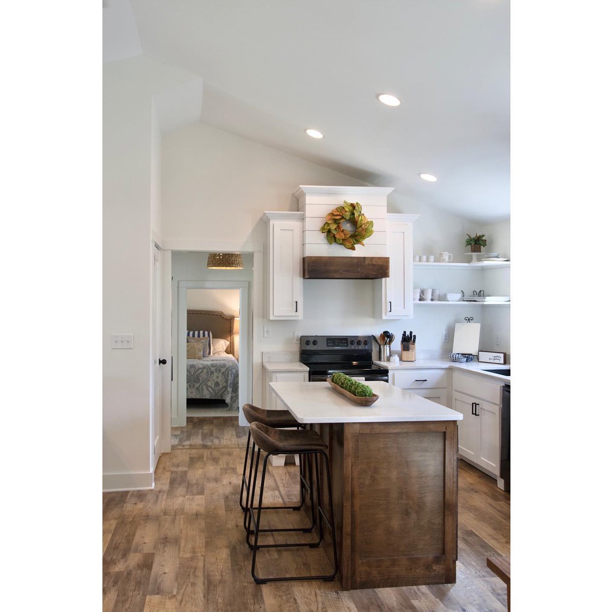 RKennamerConst's tweet photo. One positive to come out of 2020 was finishing the complete renovation of this home! It checks all the boxes with its white interior and open concept floor plan! https://t.co/E6qo8vpeDA