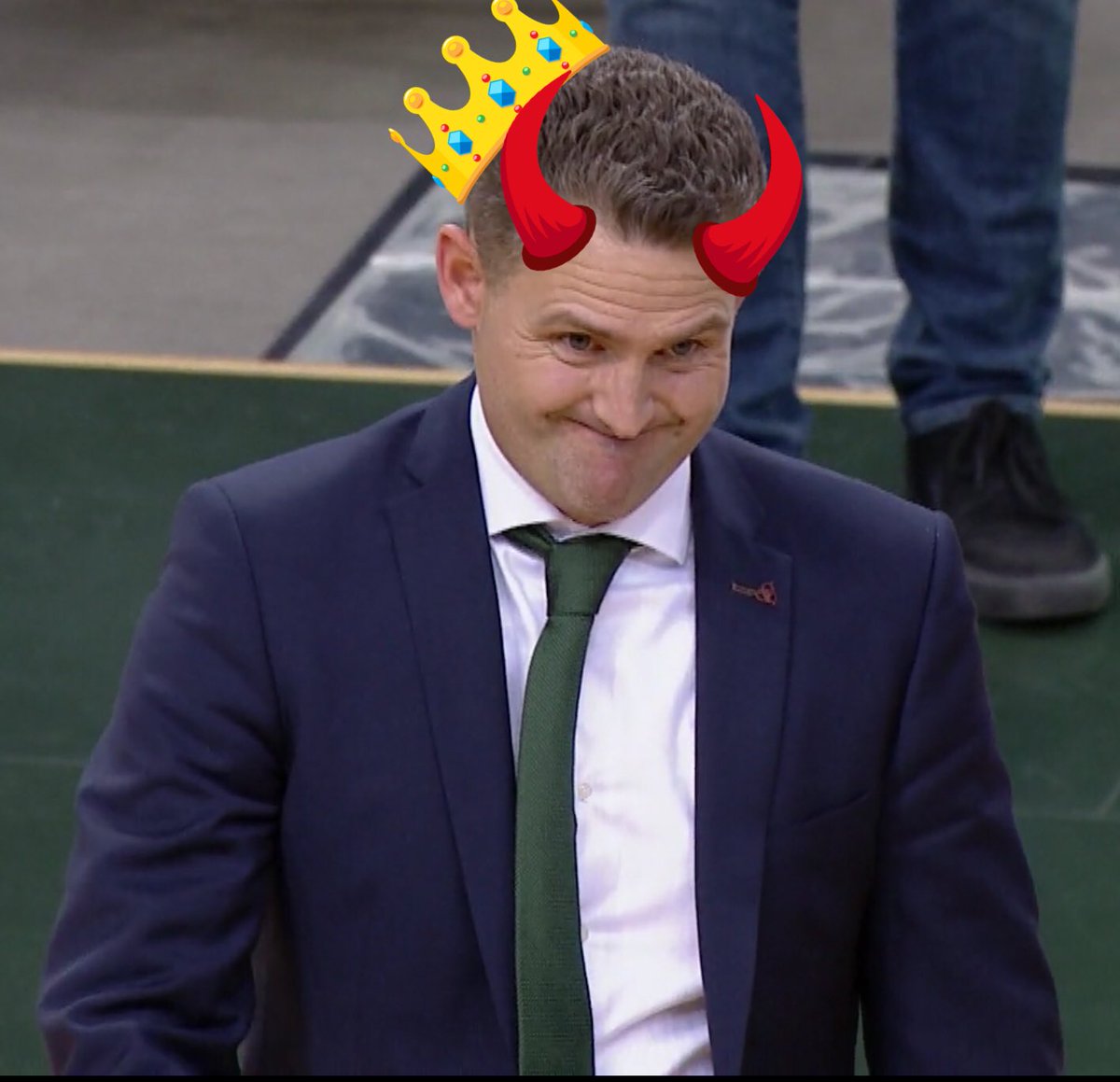Mary0000's tweet photo. #sorrynotsorry and huge thumbs up for coach Schiller for such and incredible start for #zalgiris
#ZALEFS #euroleague https://t.co/cNoI1SP93Q