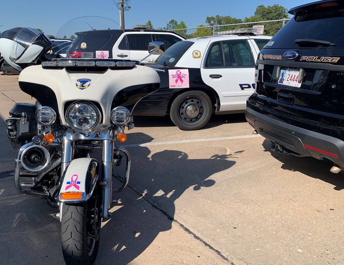 normanokpd's tweet image. We are proud to help paint Norman pink this October for cancer awareness while also standing in support of one of our own currently battling the disease. #westandwith1623 #paintthetownpink