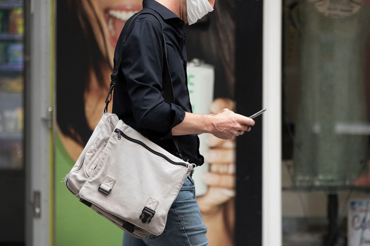 Xunta's tweet image. 📲 Poñemos en marcha a aplicación PassCOVID, unha canle de contacto telemática cos cidadáns para facilitar a xestión da pandemia

🔗 xunta.gal/notas-de-prens…