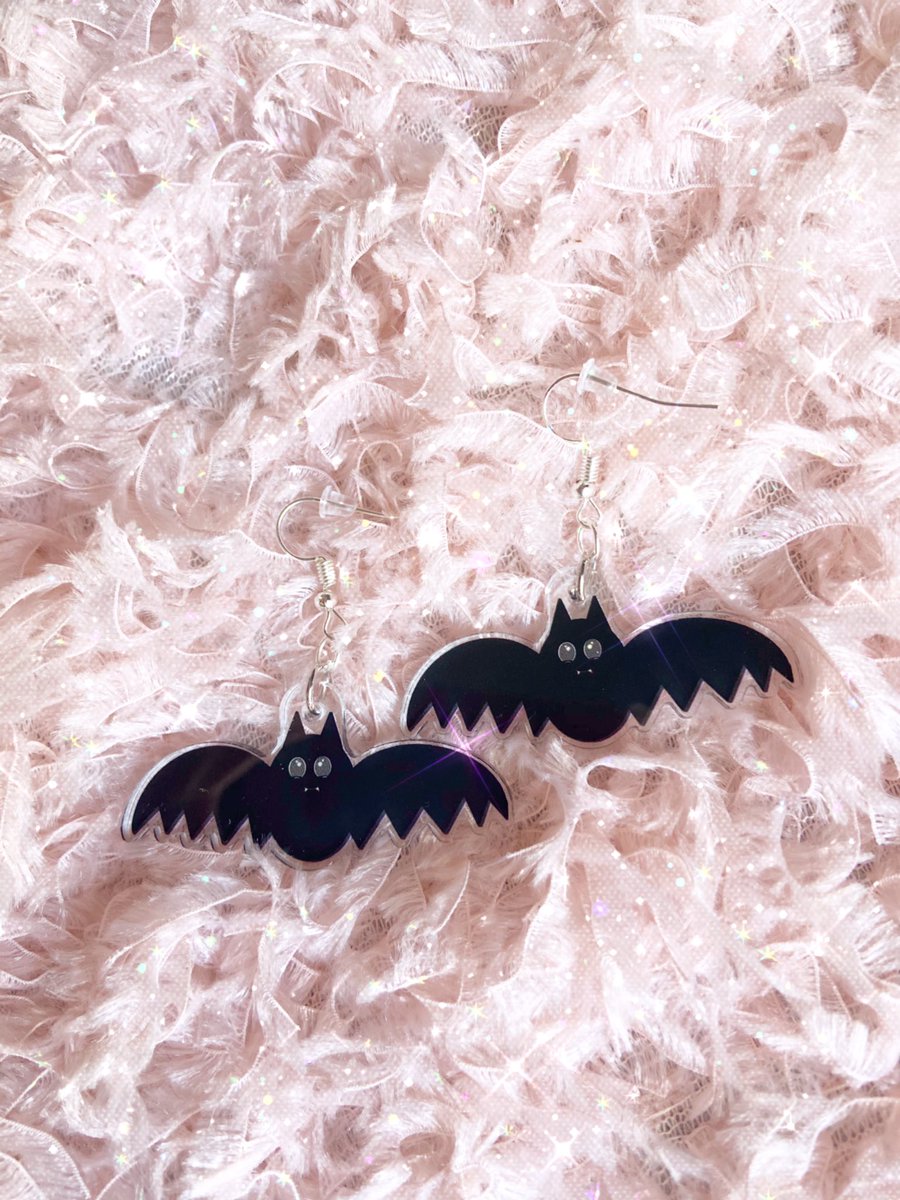 My newest earrings are now LIVE ♡ ♡ Links in thread