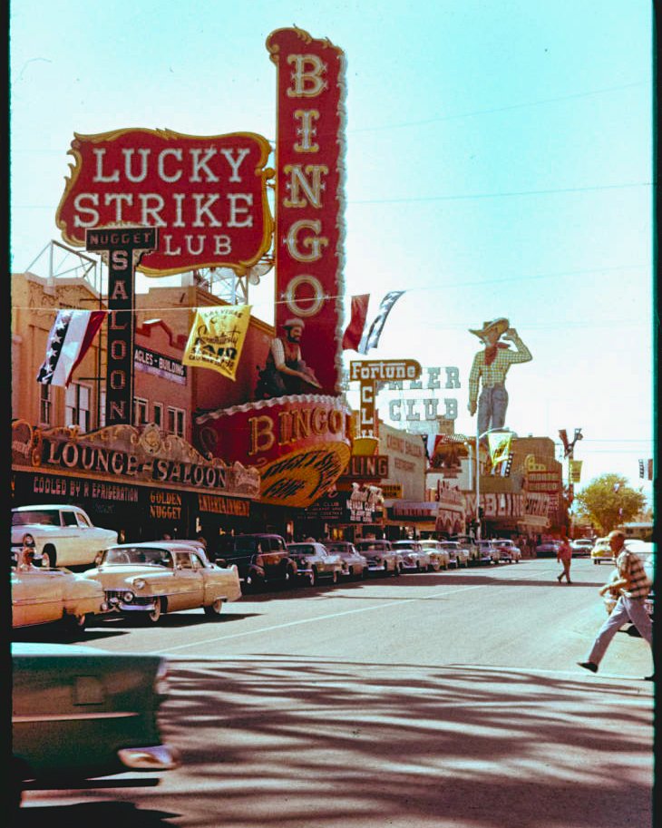 FSELV's tweet photo. #tThrowbackThursday is treating us to #classicfremont during the 1960's. #vintagevegas https://t.co/GgiWEMNXms