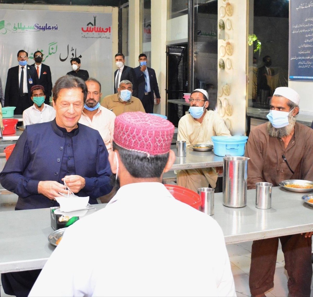 KingSiasi's tweet photo. #PM_Imran_Khan Visited #Panagahs and #Langar_Khanas in Islamabad as PM directed the Concerned Authorities to Ensure Observance of #Quality_Standards there to Serve the down-and-out People without hurting their #Dignity.
#EhsaasByPMIK
#PovertyEradication
#PakistanZindabaad🇵🇰 https://t.co/bVOJtpN3el