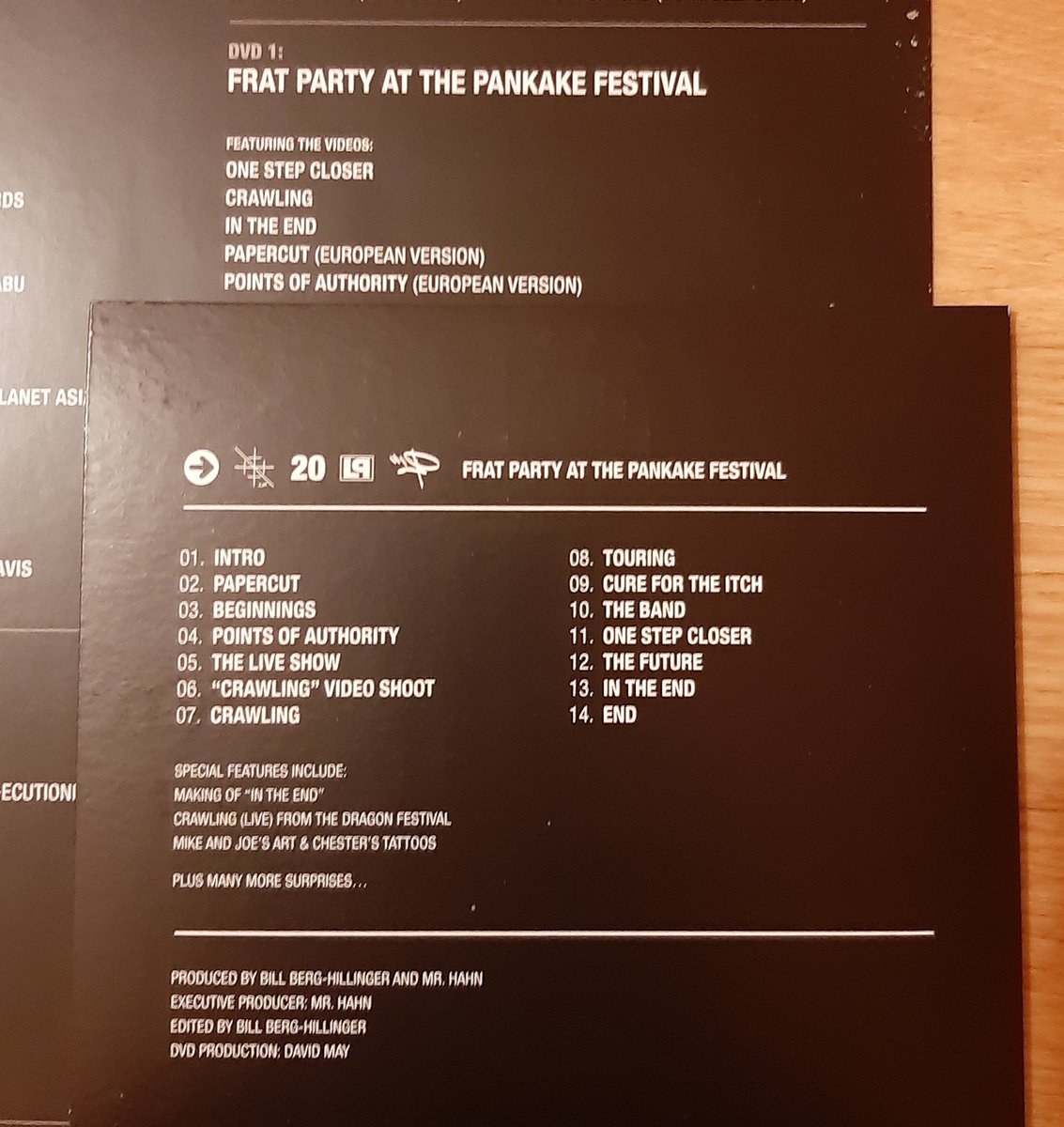 _LauraB_'s tweet image. Does anybody else have this wrong setlist on the 1st DVD? 
#HybridTheory20 #HT20   #SuperDeluxeBoxSet 
@heydudeimadam