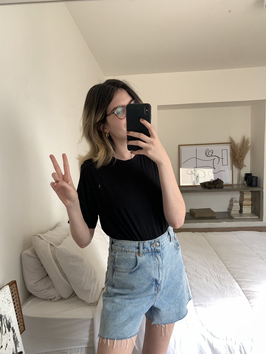 recebi essa tech t-shirt da <a href="/Insiderstore/">Insider Store</a> que é antiviral, anti odor, anti suor, não amassa, nem desbota! será que é tudo isso mesmo? como vocês acham que eu devo testar? correndo por 30 minutos, dançando Lady Gaga, fazendo faxina, flexão? aceito sugestões #ad