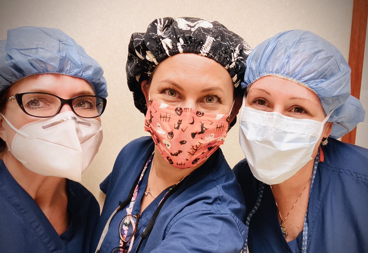Shout out to my amazing surgeon sisters ⁦<a href="/drellenjanetzke/">Dr. Ellen Janetzke</a>⁩ and ⁦<a href="/endressc/">Christina E</a>⁩!  Thanks for a great day at Unasource Surgery Center! #ILookLikeASurgeon ⁦<a href="/MiOrthoSurgeons/">Michigan Orthopaedic Surgeons</a>⁩ ⁦<a href="/RJOSociety/">Ruth Jackson Orthopaedic Society</a>⁩ ⁦@PerryInitiative⁩