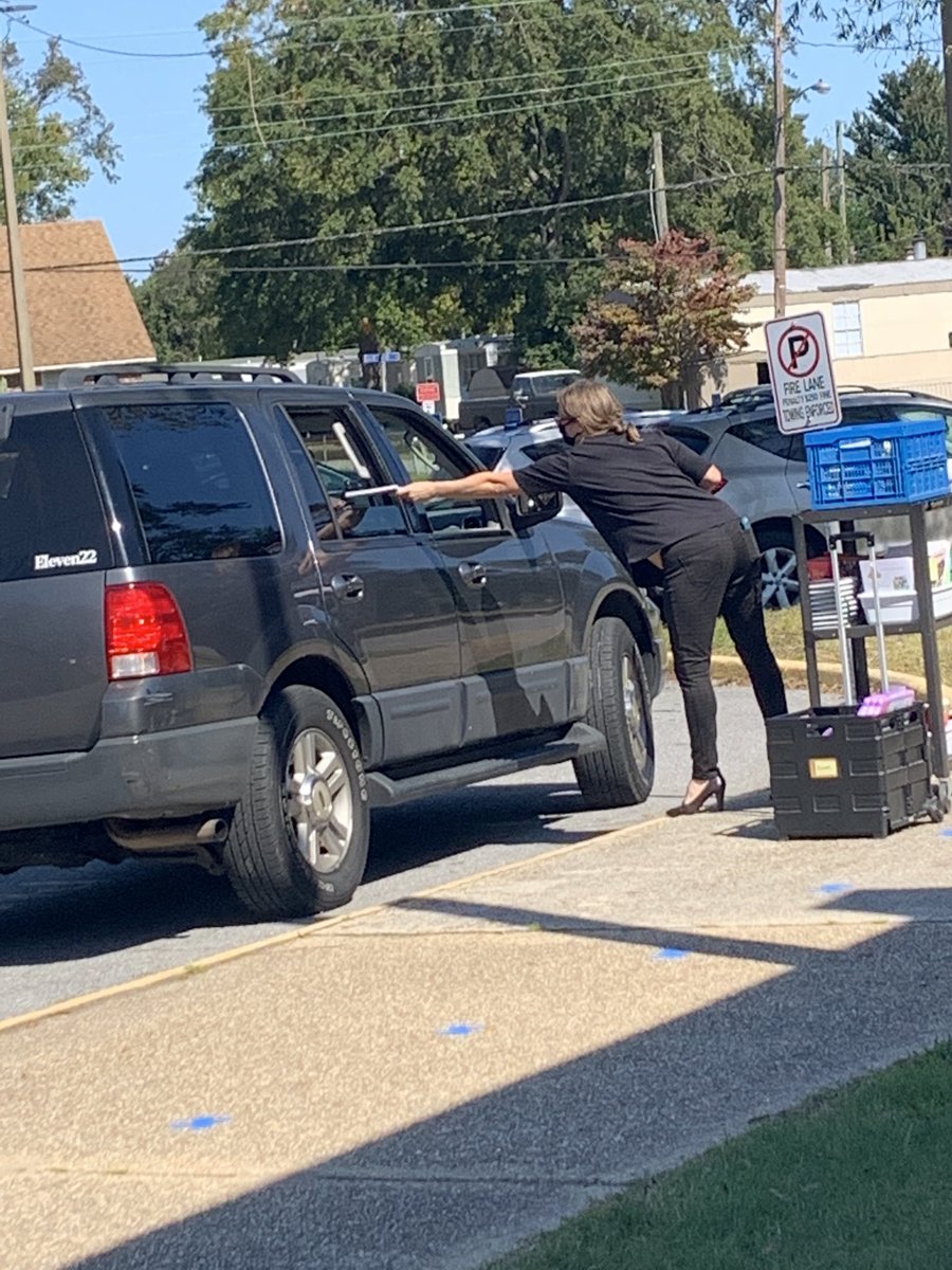 SchoolTreakle's tweet photo. Our virtual learning students are just as loved! Here’s Ms. Price, Mrs. Brown, and Mrs. Raines passing out supplies after school to our virtual scholars as we continue learning all of the things! 
#TreaklePride  #TES https://t.co/wjKWVd8gS3