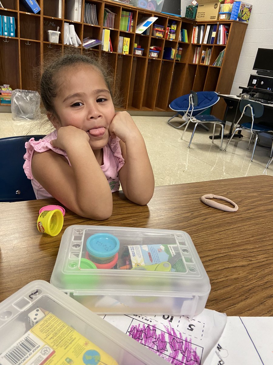 ClassWithMissW's tweet image. Play-doh has always been one of my favorite manipulatives. These #BuzzWorthy nuggets are practicing sight words and shapes.